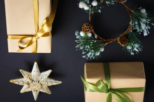 Fondo de Navidad y Año Nuevo con regalos, ciervos, estrellas y fi — Foto de Stock