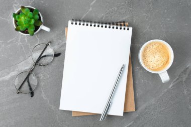 Kahve tablo ile defter
