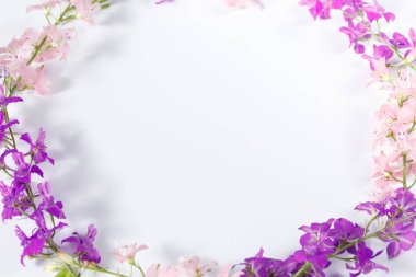 Çiçek kompozisyon. Düz yatıyordu, en iyi görünümü