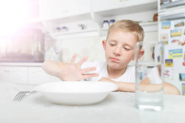 Niño no quiere comer — Foto de Stock