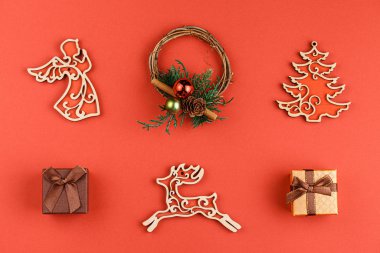 Oyuncak tahta melek. yeni yıl arkaplanı.