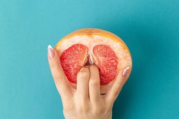 Ovocné kompozice prsty v grapefruitu — Stock fotografie