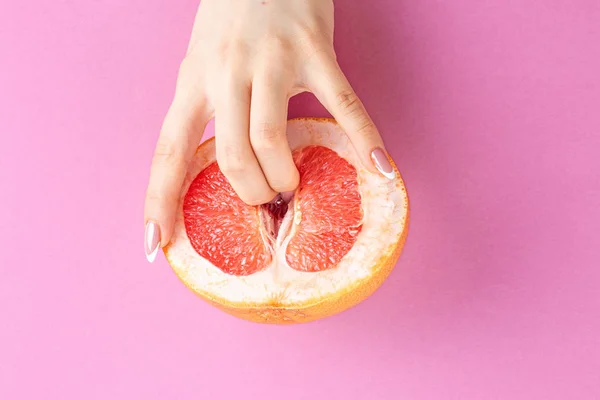Fruchtzusammensetzung Finger in Grapefruit — Stockfoto