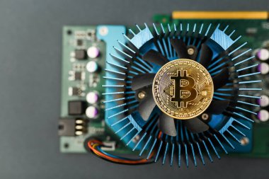 Bilgisayar panosundaki bitcoin