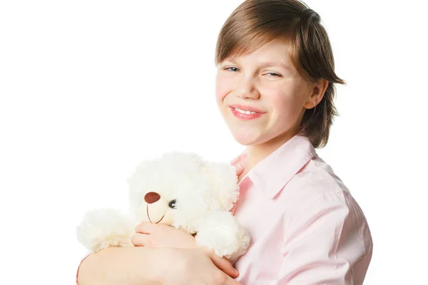 Ragazza tenendo orsacchiotto e sorridente — Foto Stock