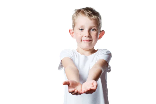 Kleiner Junge zeigt auf Handflächen, Porträt eines Schuljungen — Stockfoto