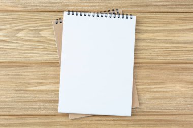 Notlar için kopyalama alanı olan defter.