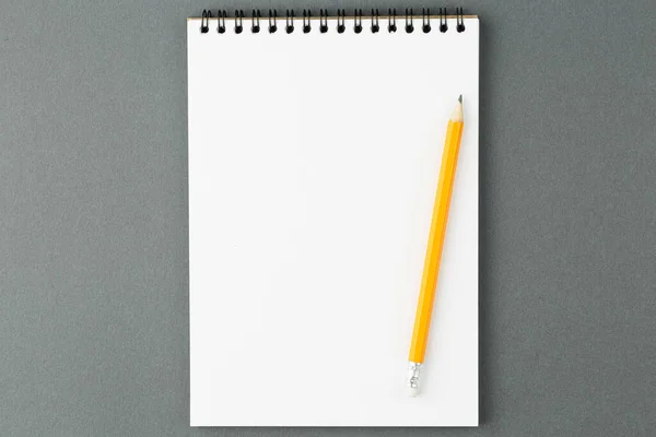 Craft spiraal open notebook. — Stockfoto