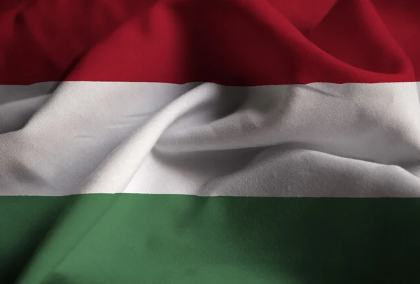 波立たせられたハンガリー フラグ、ハンガリーの国旗が風に吹かれてのクローズ アップ — ストック写真