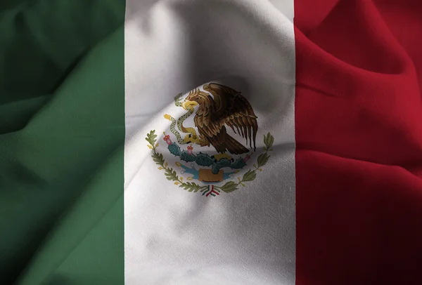 Primer plano de la bandera de México con volantes, bandera de México soplando en el viento — Foto de Stock