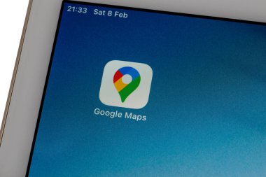 Lahore, Punjab, Pakistan - 8 Şubat 2020, iPad Air 2 ekranında Google Harita uygulama simgesi.