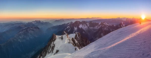 Wschód Słońca Szczycie Mont Blanc — Zdjęcie stockowe