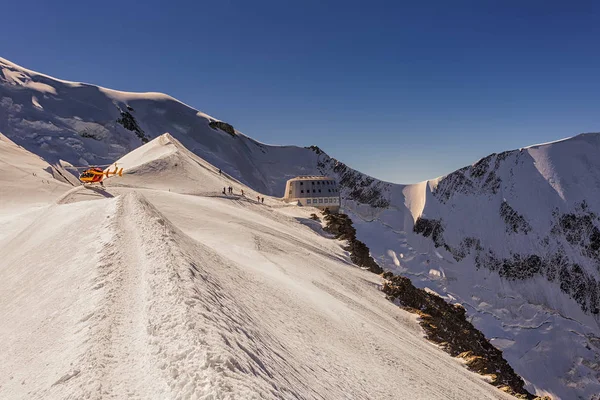 Trekking Para Mont Blanc Imagens De Bancos De Imagens Sem Royalties