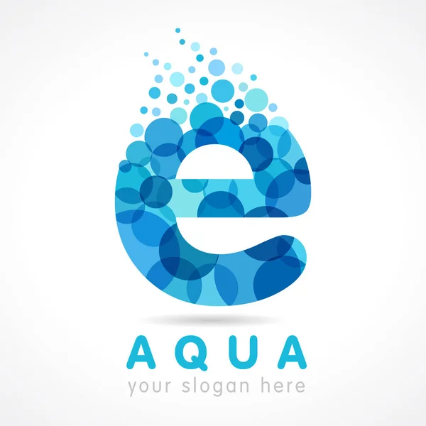 Logotipo de letra Aqua e — Vector de stock