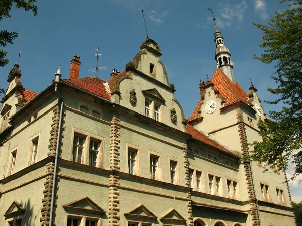 Palais Schonborn arrière cour à Chynadiyovo, Carpates Ukraine — Photo