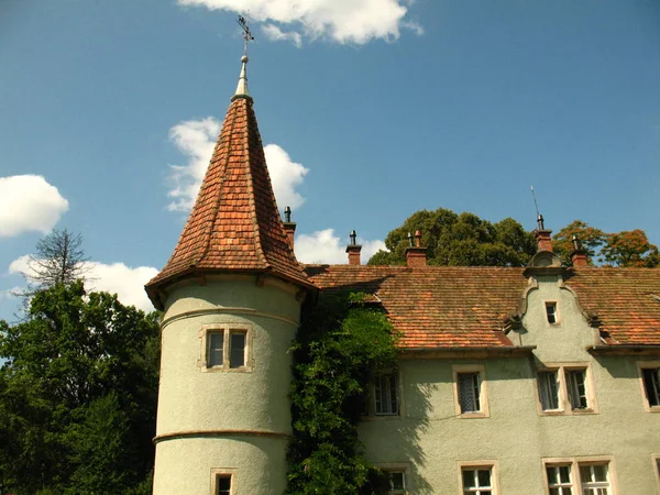 Schonborn Palace dvorku v Chynadiyovo, Karpaty, Ukrajina — Stock fotografie
