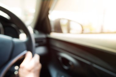 Ufuk, iç araba bulanık.