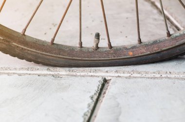 Bisiklet lastiği sızıntısı.