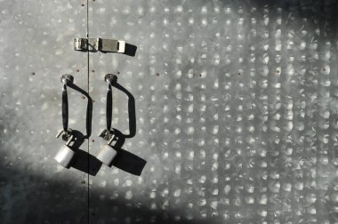 İle eski Iron gate arka plan asma kilit kapatmak.