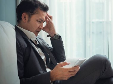 , Hastalık, yorgun, bitkin overworked kavramları vurguladı. Bu