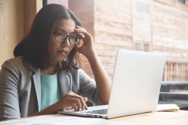 Asya iş kadını düşünüyorum.