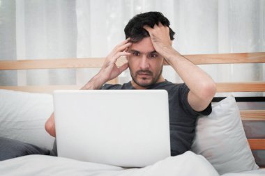 fazla mesai çalışma baş ağrısı.