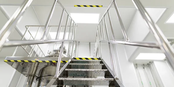 Big chromium ladder in science lab — Stock Photo, Image