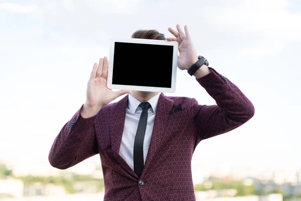 Businessman with a tablet in hand — Stock Photo, Image