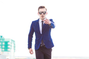 Güçlü yanım çatıda işadamı