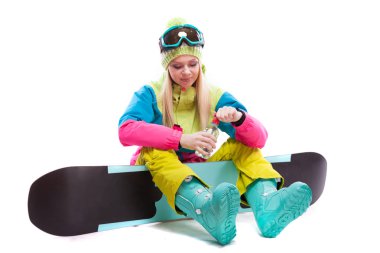 snowboard ile Kayak elbiseli kadın