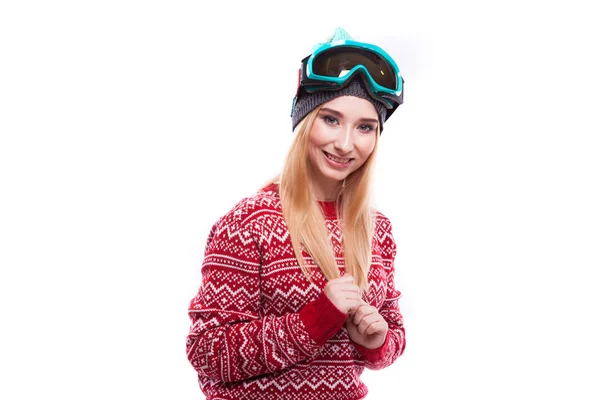 Vrouw in rode trui en ski glazen — Stockfoto