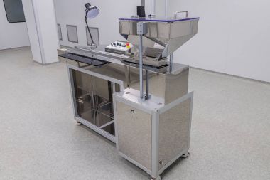 bitki odasında sıralama makinesine