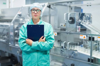 tablet ile endüstriyel bilim adamı