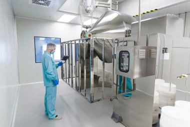 bilim adamı Denetim Masası tank yakınındaki yapılandırır