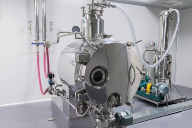 bitki oda içinde çelik tank