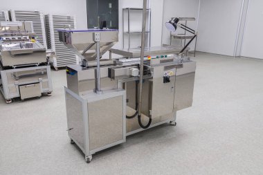 bitki odasında sıralama makinesine