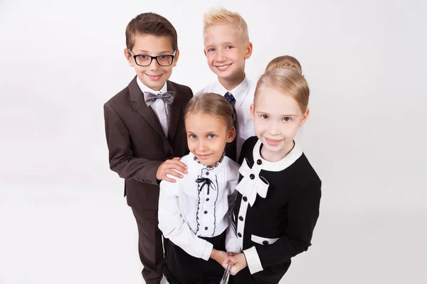 Bambini scolastici in giacca e cravatta — Foto Stock