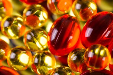 Sarı ve kırmızı tıbbi kapsül