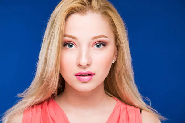 Fiatal lány make-up Rózsa — Stock Fotó