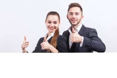 Yönetim Kurulu yanındaki genç iş adamları 