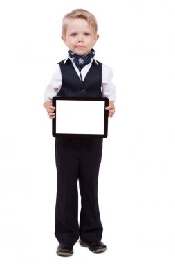 Okullu çocuk tablet ile takım elbiseli