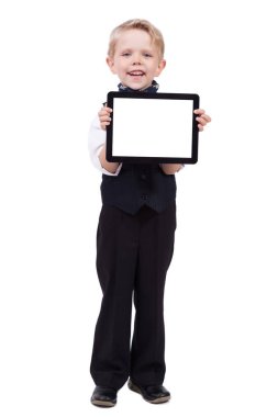 Okullu çocuk tablet ile takım elbiseli