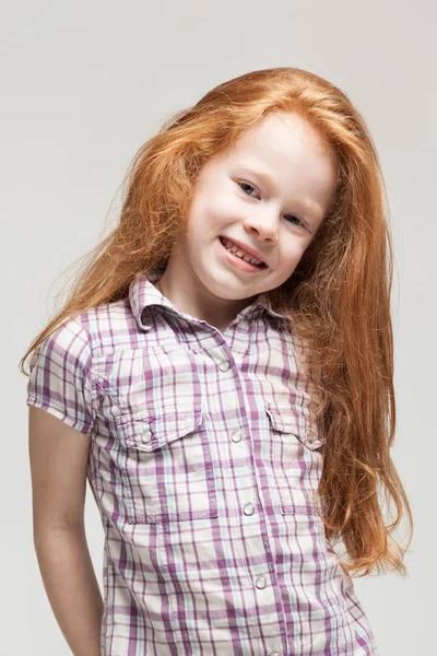 Mignonne rousse fille — Photo