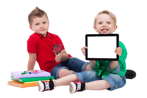 Jungen mit Büchern und Tablet — Stockfoto