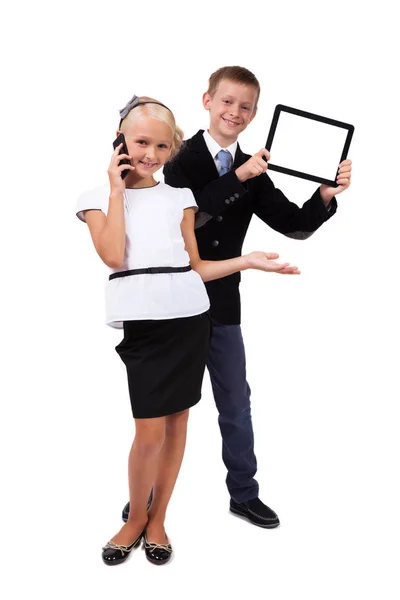 Elevi cu tabletă și telefon — Fotografie, imagine de stoc