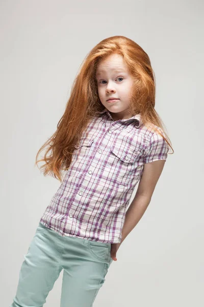 かわいい赤毛の女の子 — ストック写真