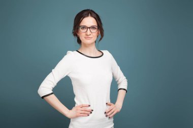 İyi görünümlü kadın hafif giysiler 