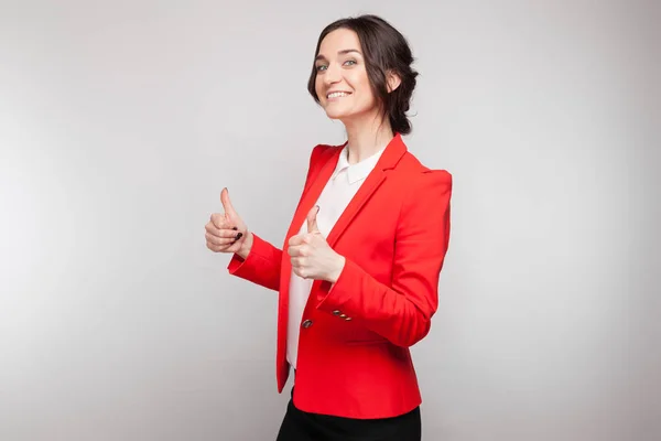 Mulher bonita em blazer vermelho — Fotografia de Stock