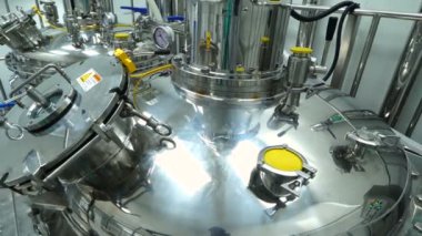 ilaç fabrikası işçisi