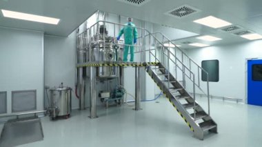 ilaç fabrikası işçisi
